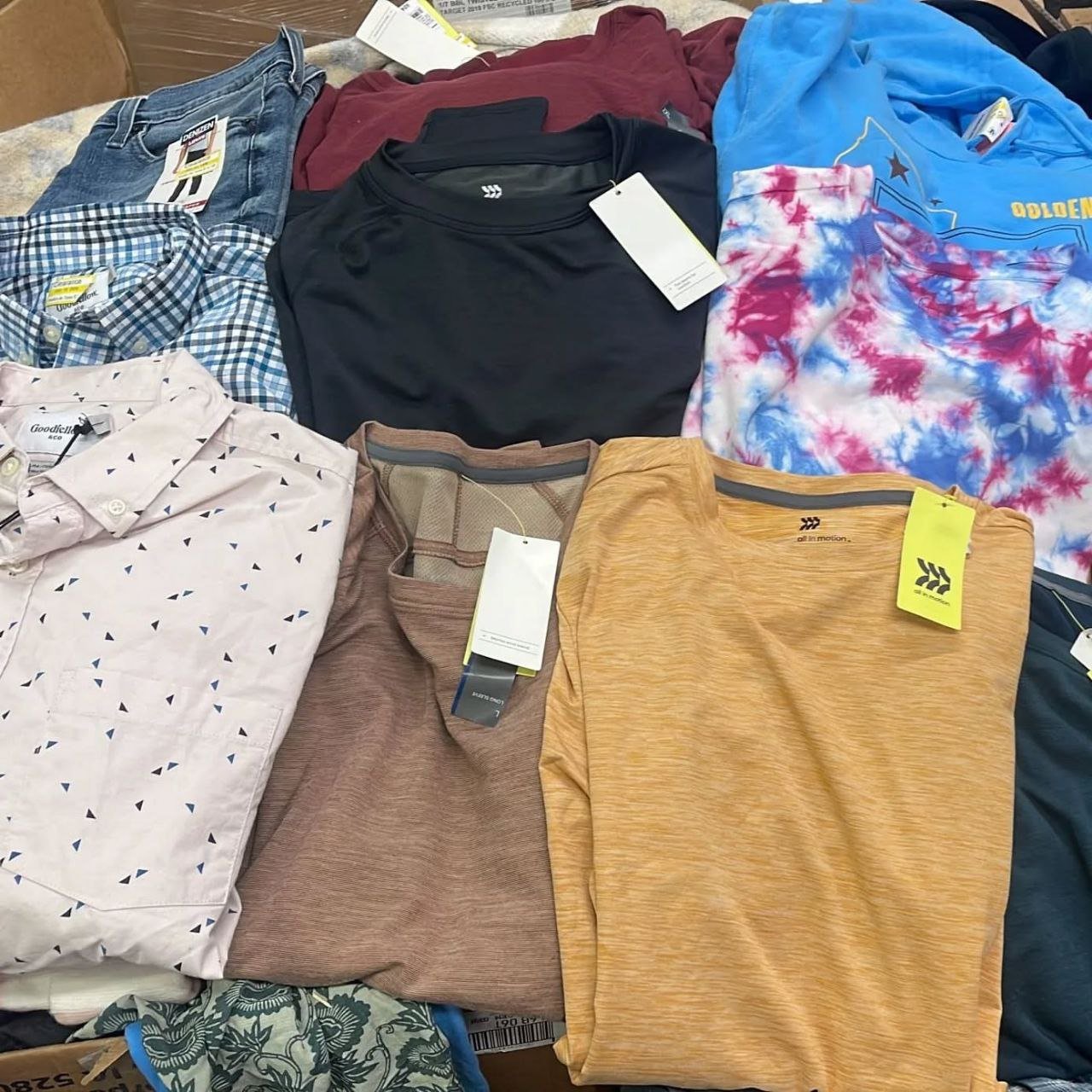 Assorted Men And Women Clothing Pallets