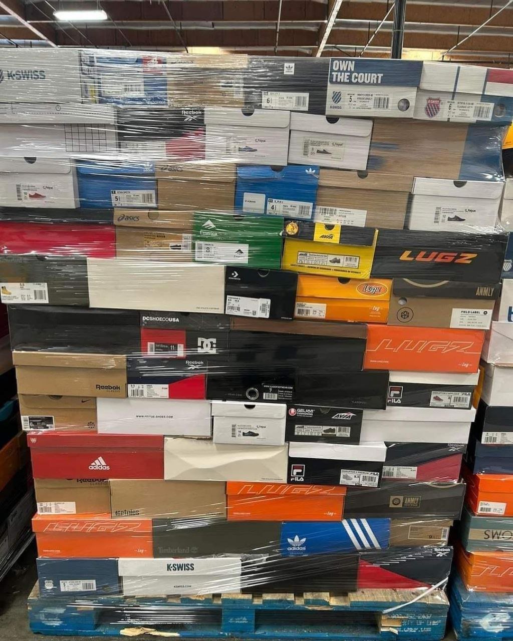 Mixed shoes pallets