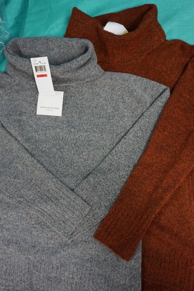 175pc Womens BeachLunchLounge Sweaters OVERSTOCKS #26000T-LC (E-2-4)
