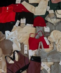 Alo yoga clothing pallet.