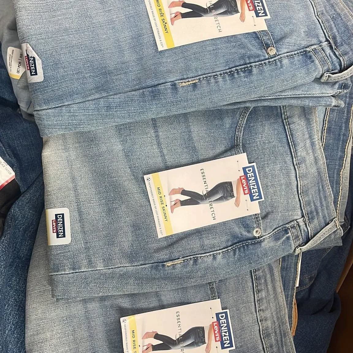 Assorted Men And Women Clothing Pallets