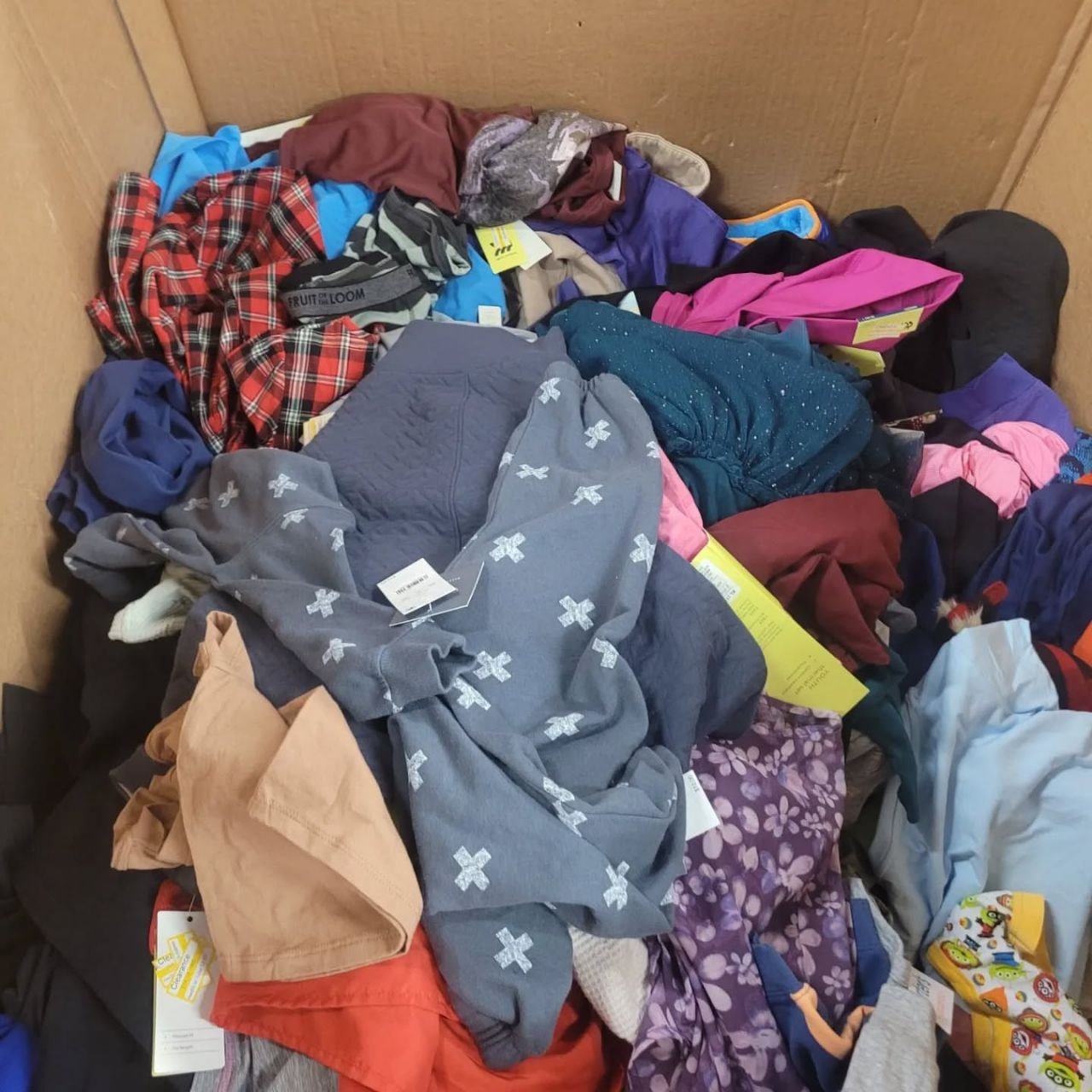 Assorted Men And Women Clothing Pallets