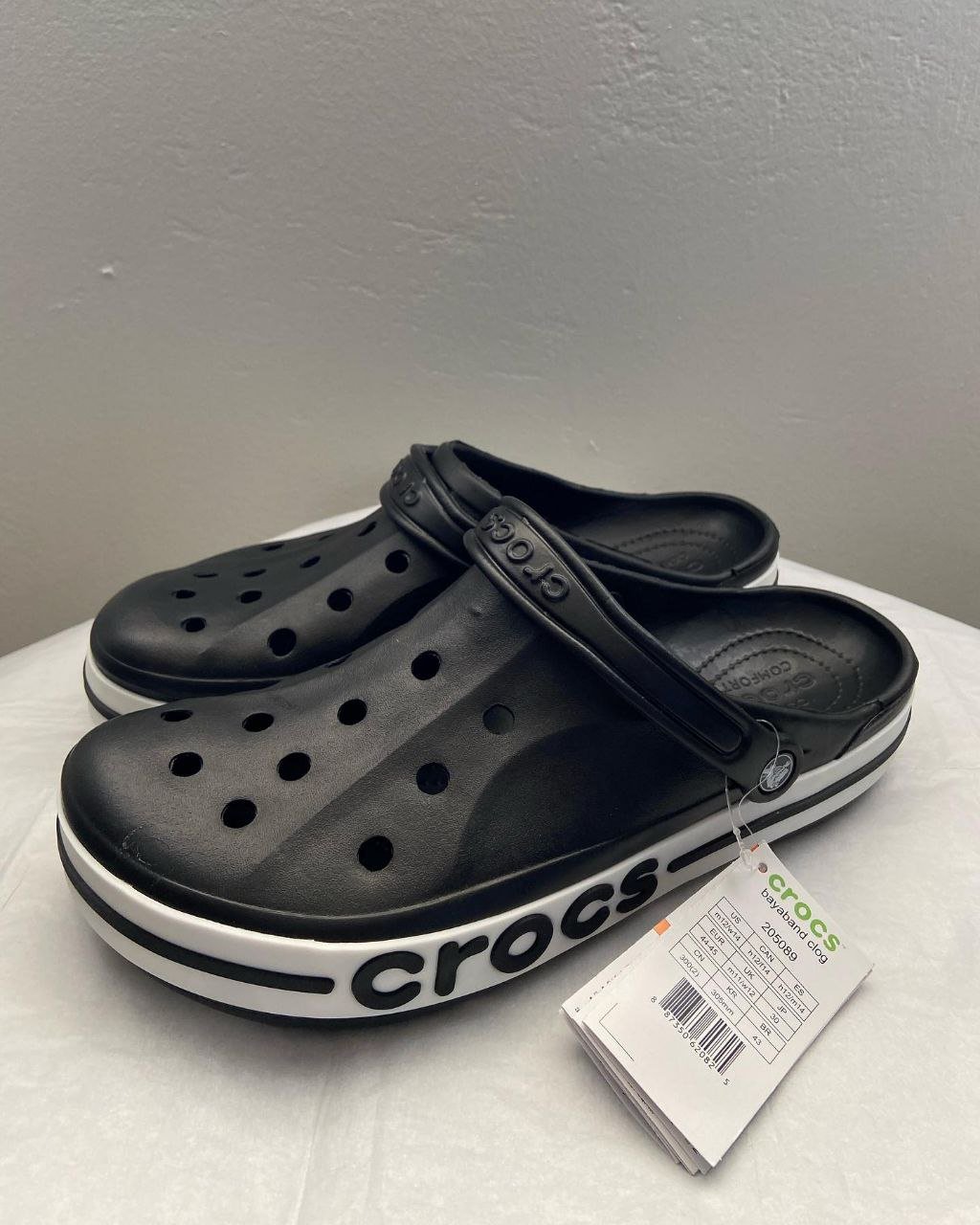 Crocs Near Me